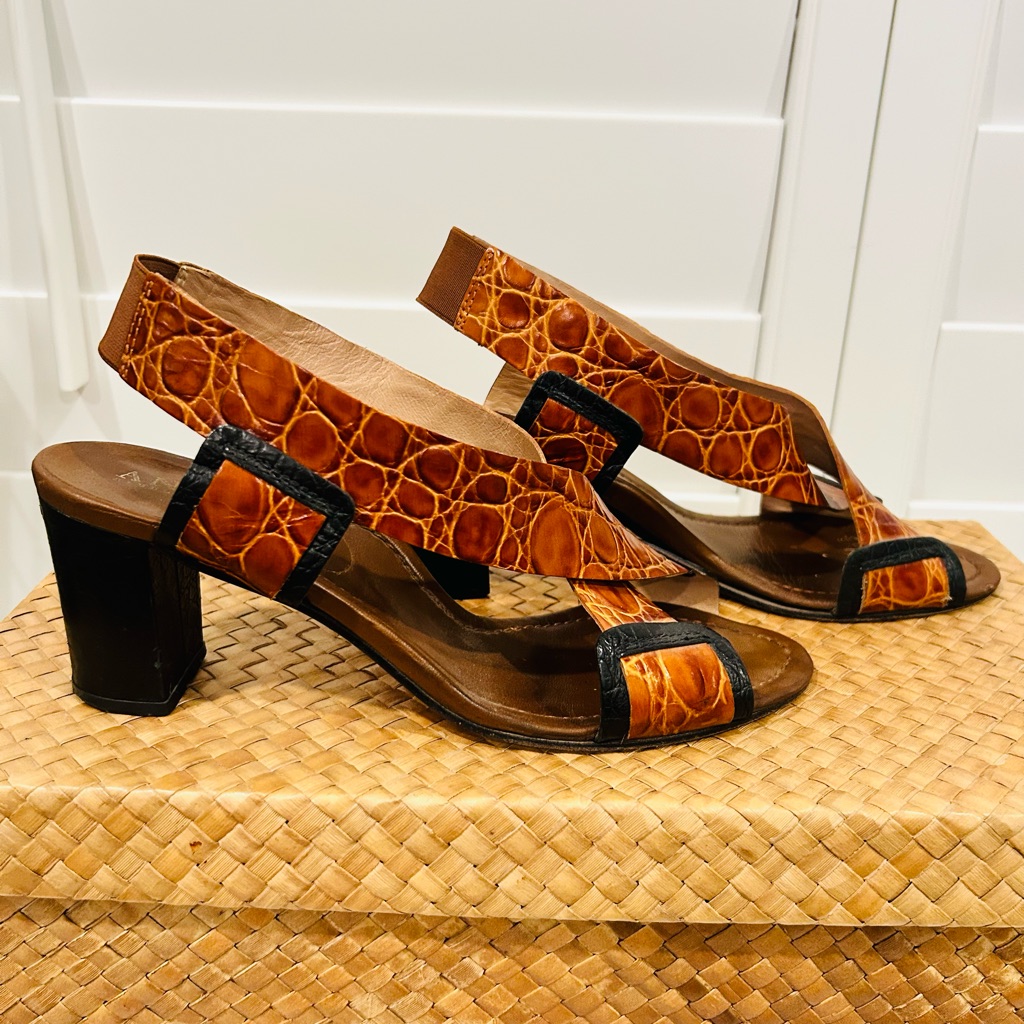Anyi Lu Brown Croc-Embossed Leather Slingback Sandals With Black Trim